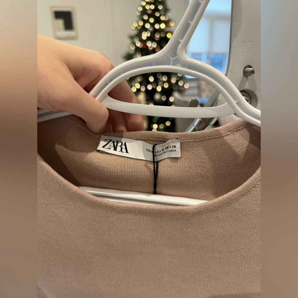 Brand new Zara Knit Top with Shoulder Pad - Picture 4 of 8